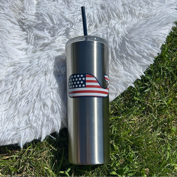 Vineyard Vines for Target American Flag Whale Lidded Tumbler 22.5 oz NEW - Picture 10 of 11